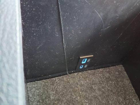 Used 2023 Toyota Tacoma SR image 7