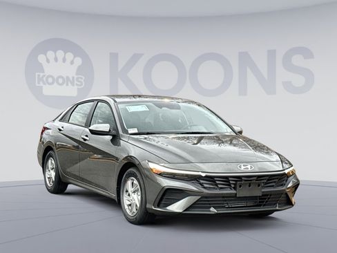 New 2026 Hyundai Elantra SE image 10