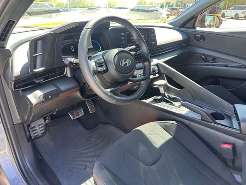 Used 2025 Hyundai Elantra Sport image 20