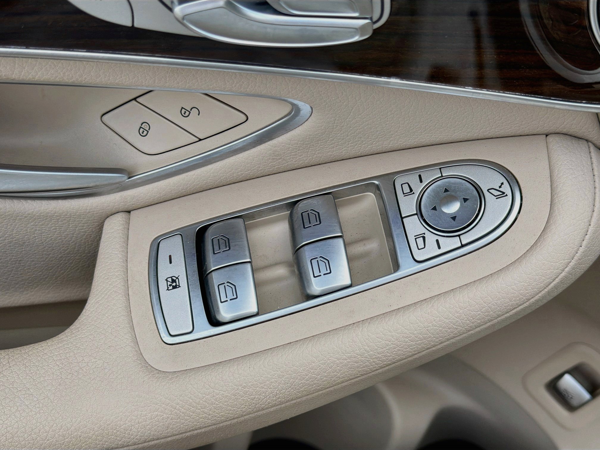 Used 2022 Mercedes-Benz GLC 300 4MATIC image 23
