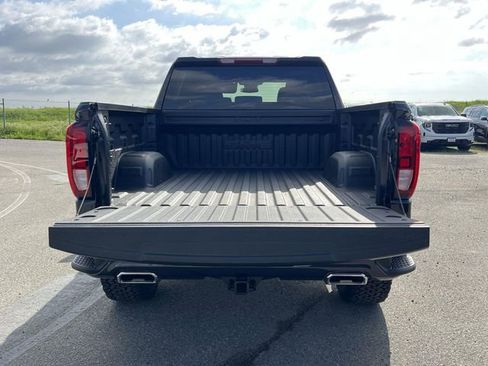 New 2026 GMC Sierra 1500 Elevation image 29