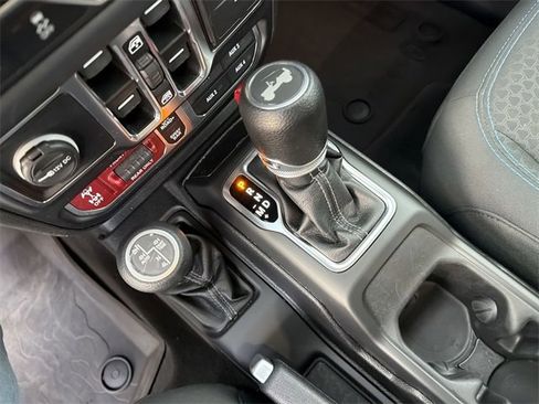 Used 2024 Jeep Wrangler Unlimited Rubicon 4xe image 23