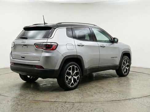 Used 2025 Jeep Compass Limited AWD/4WD image 9