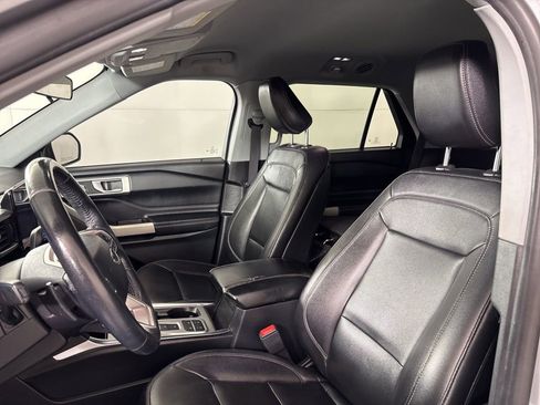 Used 2020 Ford Explorer XLT w/ Equipment Group 202A RWD image 29