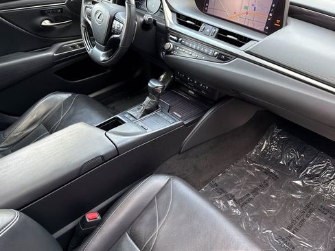 Used 2021 Lexus ES 300h w/ Accessory Package 2 image 15