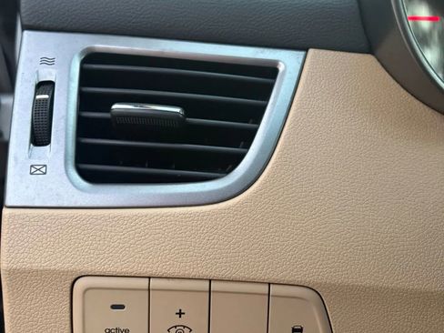 Used 2013 Hyundai Elantra GLS image 23