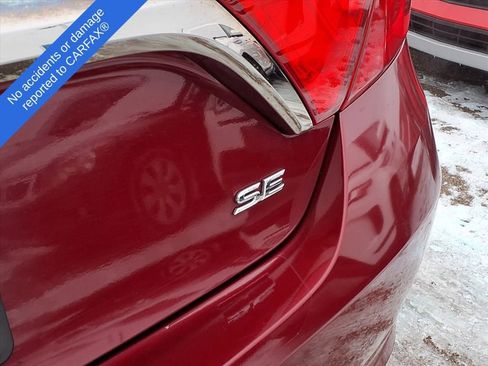 Used 2015 Toyota Camry image 10