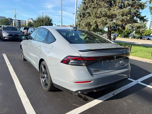 Used 2023 Honda Accord Sport image 2