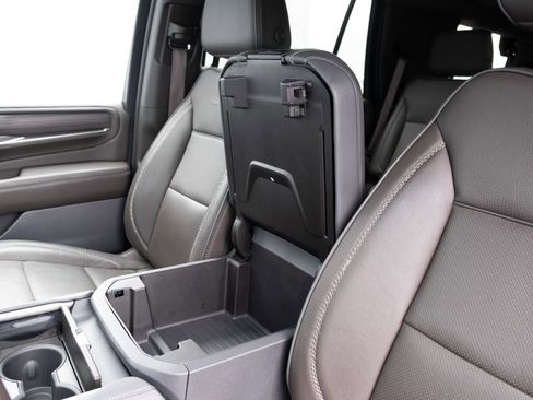 Used 2023 GMC Yukon Denali AWD/4WD image 8