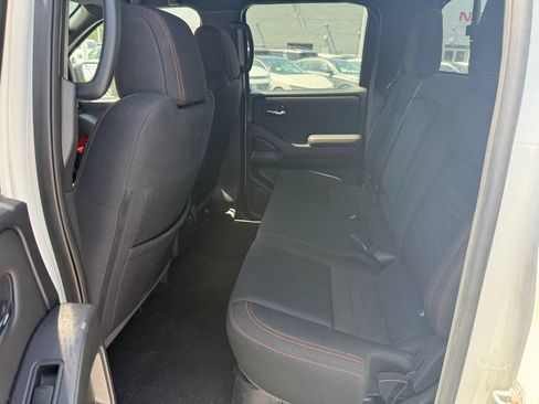 Used 2025 Nissan Frontier PRO-4X AWD/4WD image 13