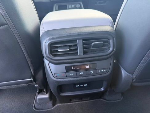 Used 2025 Honda Pilot EX-L image 28