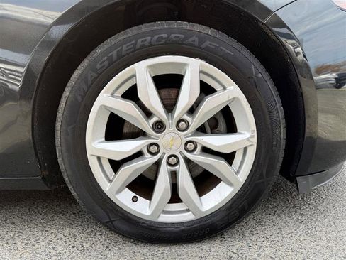 Used 2017 Chevrolet Impala LT image 11