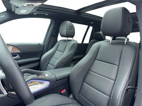 Used 2025 Mercedes-Benz GLS 450 4MATIC image 39