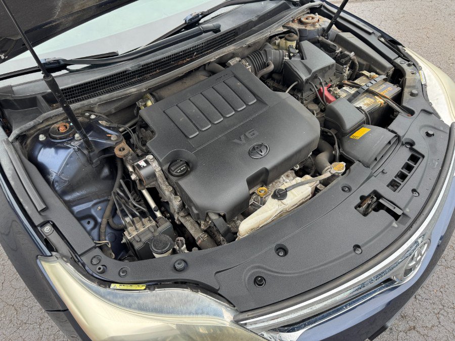 Used 2015 Toyota Avalon Limited FWD image 25