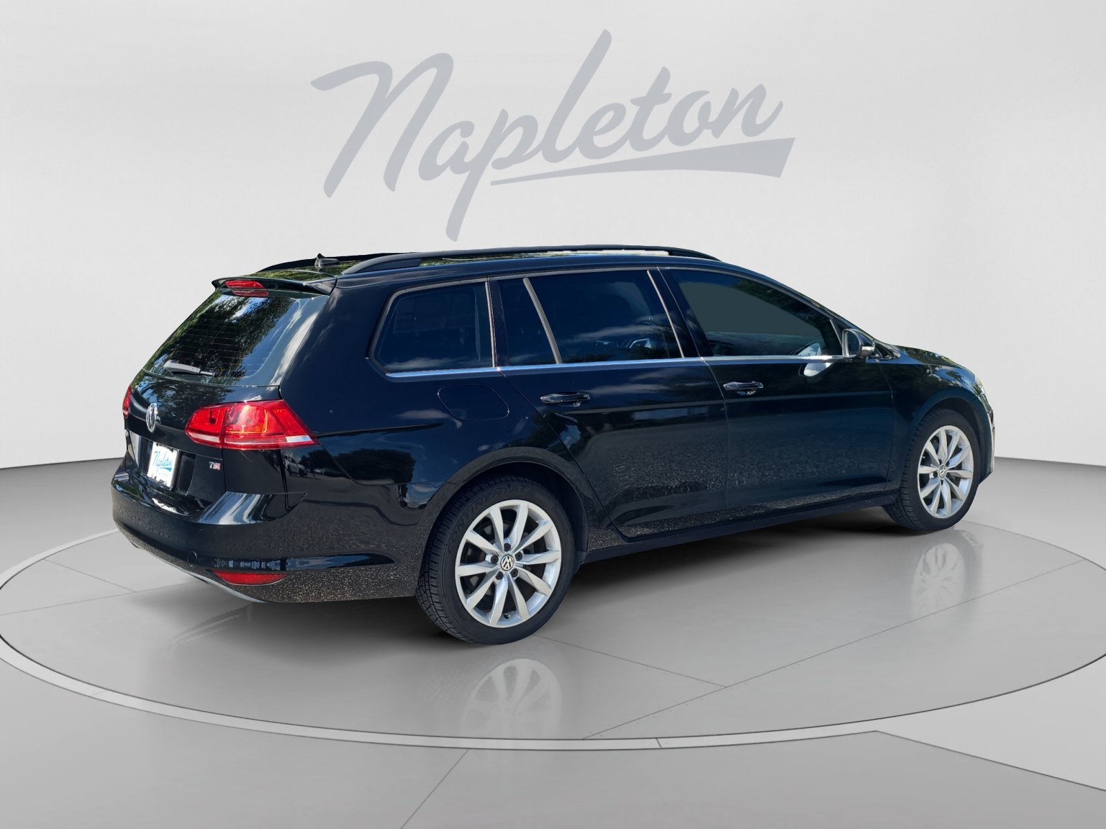 Used 2017 Volkswagen Golf SE FWD image 6