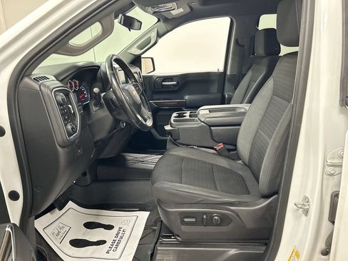 Used 2022 Chevrolet Silverado 1500 LT AWD/4WD image 9