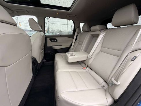 Used 2023 Nissan Rogue SV w/ SV Premium Package image 26