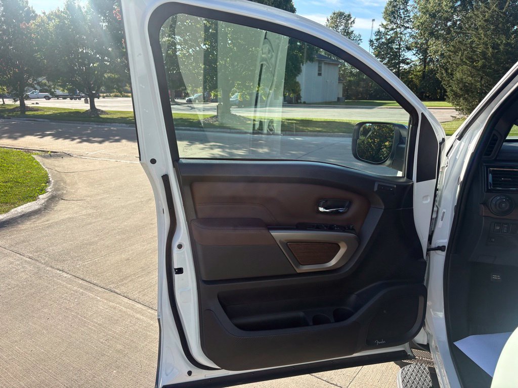 Used 2023 Nissan Titan Platinum Reserve w/ Moonroof Package AWD/4WD image 13