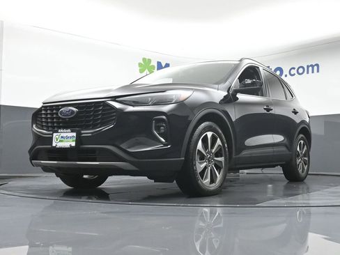 Used 2023 Ford Escape Platinum image 6