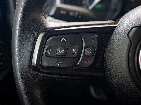 Used 2024 Jeep Wrangler Unlimited image 26