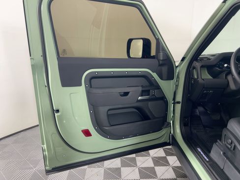 Used 2023 Land Rover Defender 110 75th Limited Edition image 19