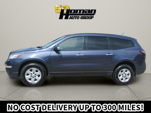 Used 2013 Chevrolet Traverse LS FWD image 2