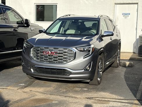 Used 2019 GMC Terrain Denali w/ Advanced Safety Package AWD/4WD image 3