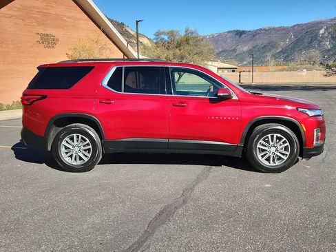 Used 2023 Chevrolet Traverse LT AWD/4WD image 2