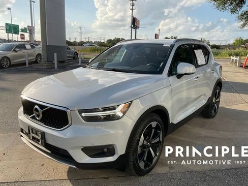 Used 2021 Volvo XC40 T5 Momentum AWD/4WD image 4
