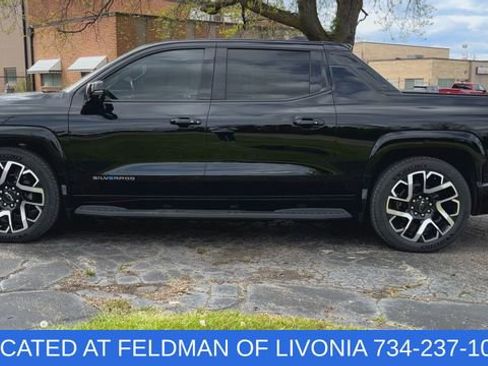 Used 2024 Chevrolet Silverado EV RST AWD/4WD image 5