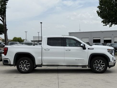 Used 2024 GMC Sierra 1500 SLT AWD/4WD image 3