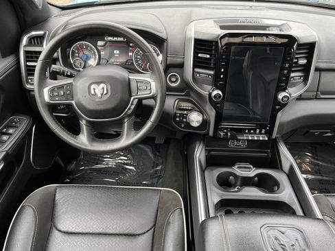 Used 2024 RAM 1500 Laramie image 12