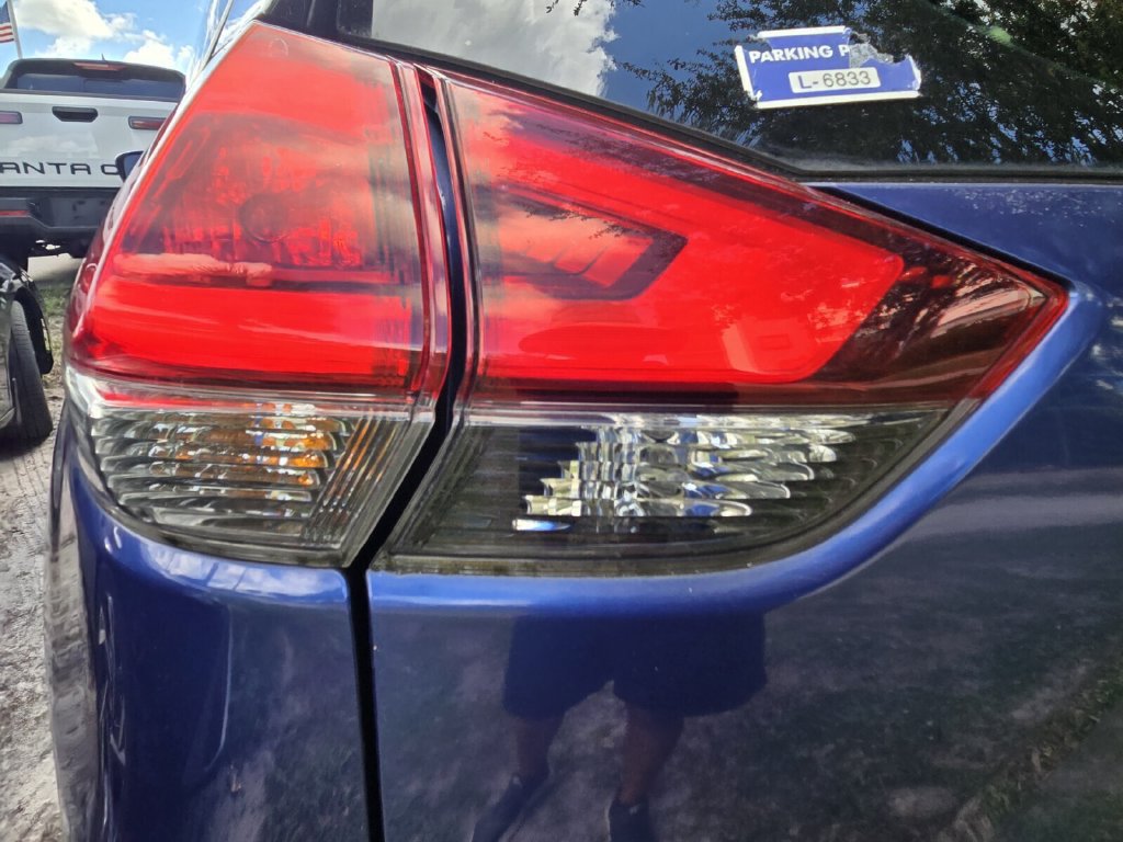Used 2018 Nissan Rogue S FWD image 9