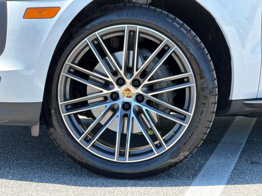 Used 2021 Porsche Macan S AWD/4WD image 22