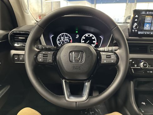 New 2025 Honda Pilot Touring image 15