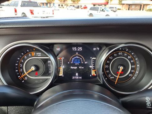 Used 2021 Jeep Wrangler Sport S image 27