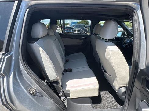 Used 2021 Volkswagen Tiguan SE R-Line image 15