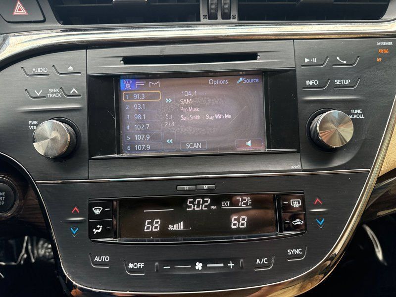 Used 2013 Toyota Avalon XLE Premium FWD image 27