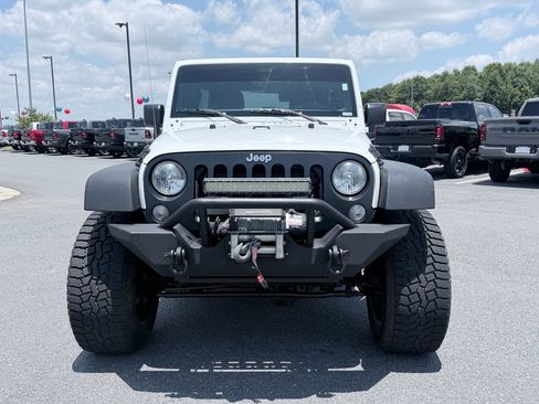 Used 2017 Jeep Wrangler Unlimited Sport AWD/4WD image 3