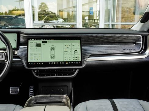 Used 2022 Rivian R1T Adventure AWD/4WD image 18