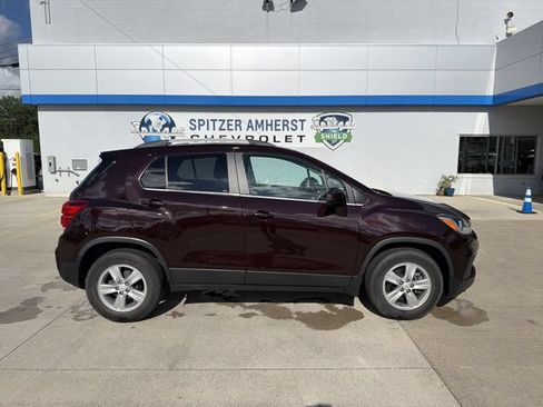 Used 2020 Chevrolet Trax LT w/ LT Convenience Package FWD image 11