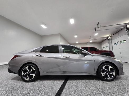 Used 2023 Hyundai Elantra Limited w/ Winter Weather Package FWD image 8