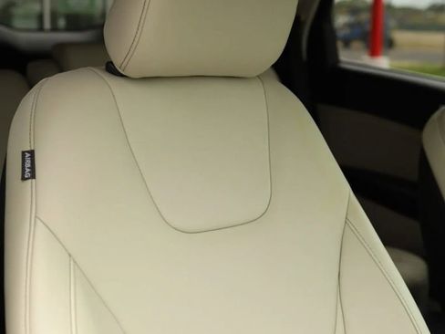 Used 2018 Ford Edge Titanium w/ Ford Safe & Smart Package AWD/4WD image 49