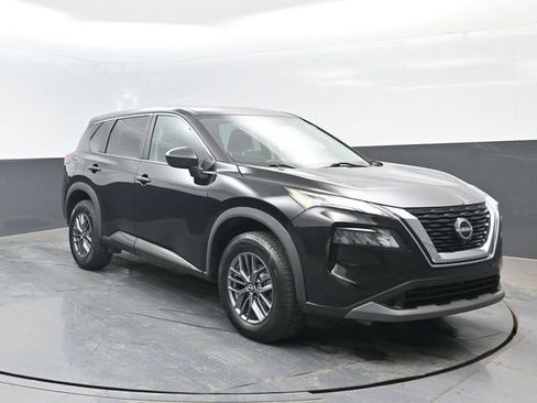 Used 2023 Nissan Rogue S AWD/4WD image 2