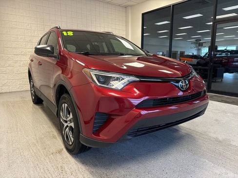 Used 2018 Toyota RAV4 LE image 28