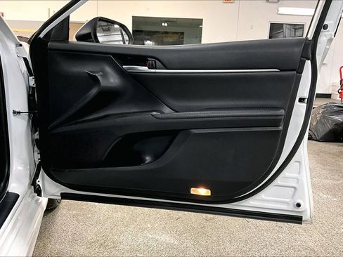 Used 2022 Toyota Camry XSE w/ Navigation Upgrade Package image 23