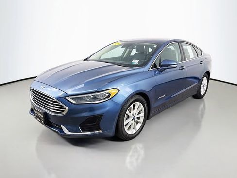 Used 2019 Ford Fusion SEL image 3