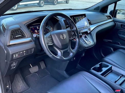 Used 2024 Honda Odyssey Sport image 2