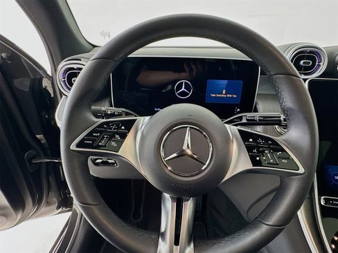 Used 2026 Mercedes-Benz GLC 300 image 12