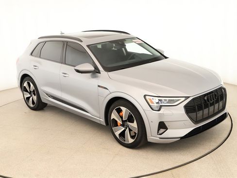Used 2023 Audi e-tron Premium Plus w/ Premium Plus Package image 36